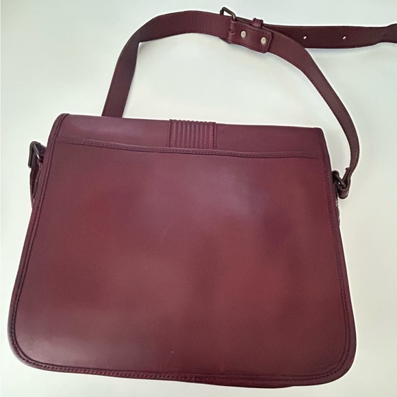 YSL Vintage Crossbody Bag - Picture 8 of 15